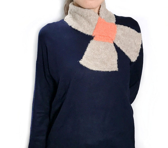 アルパカ「ribbon scarf T boucle」 size : L　color : ベージュ＆サーモンピンク 4枚目の画像