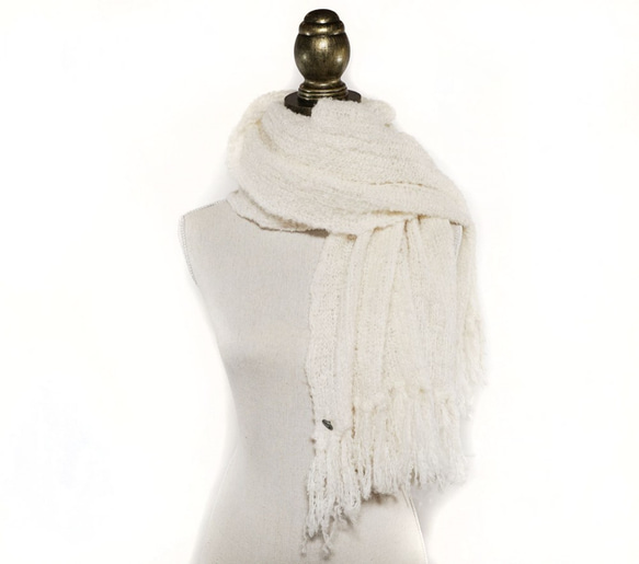 アルパカブークレーのマフラー 「alpaca boucle scarf」 size : F　color : アイボリー 1枚目の画像