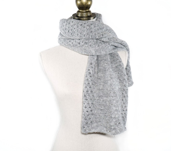 「alpaca boucle scarf 02」 size : F　color : ライトグレー　アルパカニットマフラー 1枚目の画像