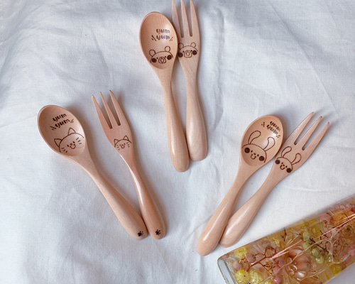 名前入り スプーン カトラリー 木製食器 ハンドメイド お祝い プレゼント 名入れ♡木製スプーン＆フォーク♡うさぎ、くま、ねこ 名前入り