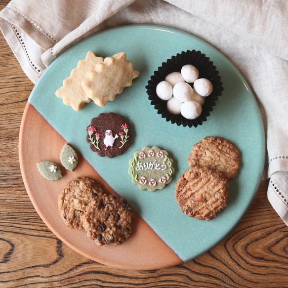 母の日に♪ちいさな窓のクッキー缶 S (トリ＆カーネーション＊ありがとう ) 2枚目の画像