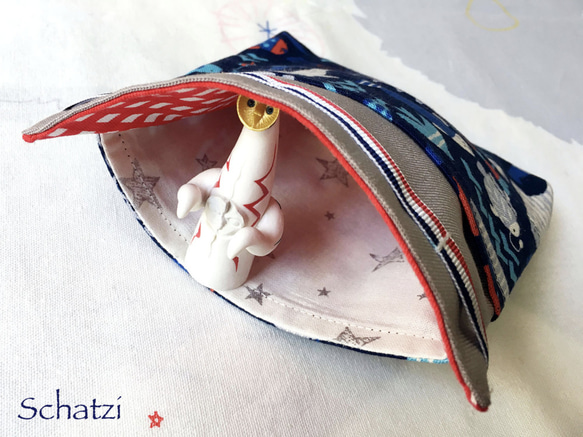 フタなしマチ付き移動ポケット(ティッシュケース）◆星座 魚座紺色×赤ギンガムチェック 女の子 3枚目の画像