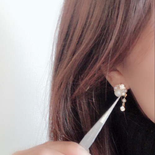 ゆらゆら揺れるシンプル可愛いビジューピアス イヤリング no.73 ピアス 