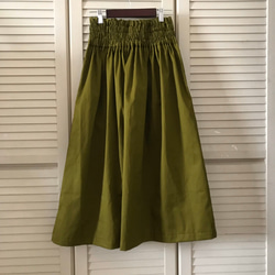 オリーブグリーンの４段ギャザースカート 2枚目の画像