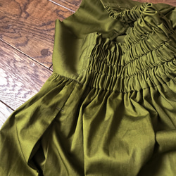 オリーブグリーンの４段ギャザースカート 4枚目の画像