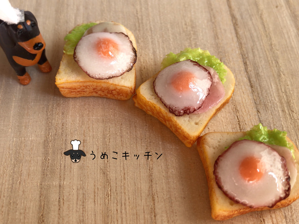 目玉焼きとハム トーストのイヤホンジャック/ストラップ　ミニチュアパン　ミニチュアフード 2枚目の画像