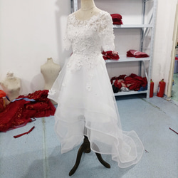高品質！ ウエディングドレス   ホワイト  ソフトチュール フィッシュテー  憧れのドレス  クラシカル  エレガント 2枚目の画像