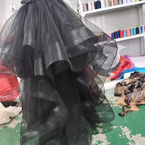 高品質！パーティードレス 黒 ベアトップ 上質オーガンジー 柔らかく  