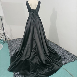 高質量！黑色緞面長裙二次派對禮服古典優雅 第4張的照片