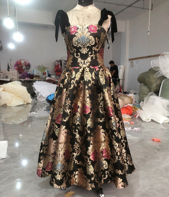 豪華！パーティードレス 黒 キャミソール 模様を刷り込む フレア  