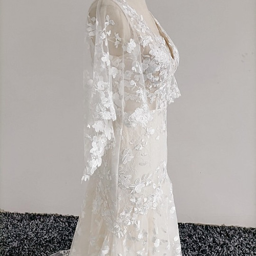 Vネック フリル袖 レースウエディングドレス 二次会 憧れのドレス  