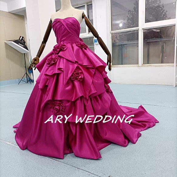 高品質！ベアトップ ウエディングドレス 大人タッキングピンク 光沢  