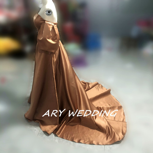 人気上昇 光沢サテン オフショル パーティードレス カーキ色 ロング  