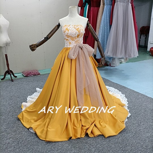 フランス風 カラードレス 暗い黄色 ベアトップ 憧れのドレス華やか  