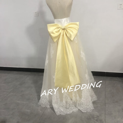 美麗的花朵蕾絲緞布四層薄紗淡黃色罩裙婚紗改色 第5張的照片