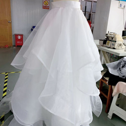 婚紗 修身款緞面歐根紗獨立連衣裙 柔軟歐根紗半身裙 第2張的照片