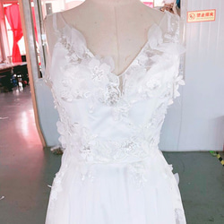 全花紋蕾絲V領無袖婚紗長款 第8張的照片
