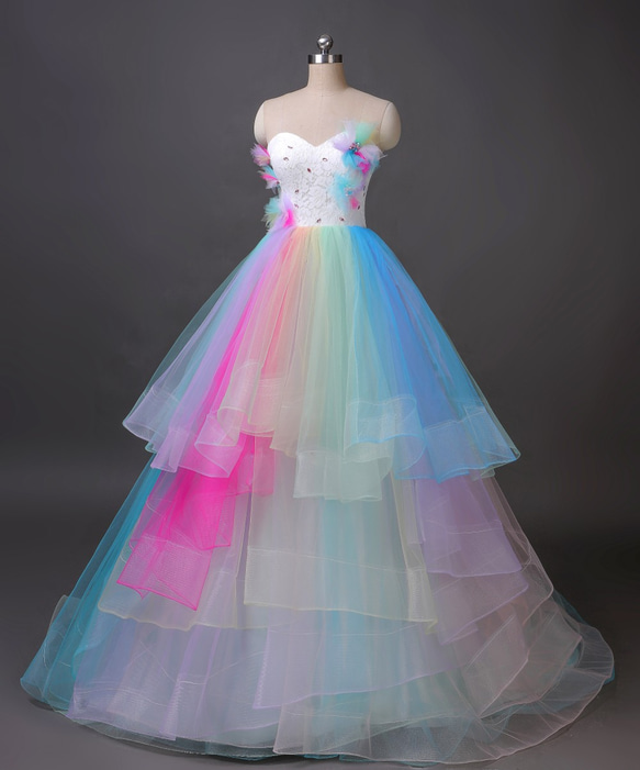 レインボーカラードレス 虹色 ウエディングドレス　お色直し　ボリュームたっぷり　オーダー可能 4枚目の画像