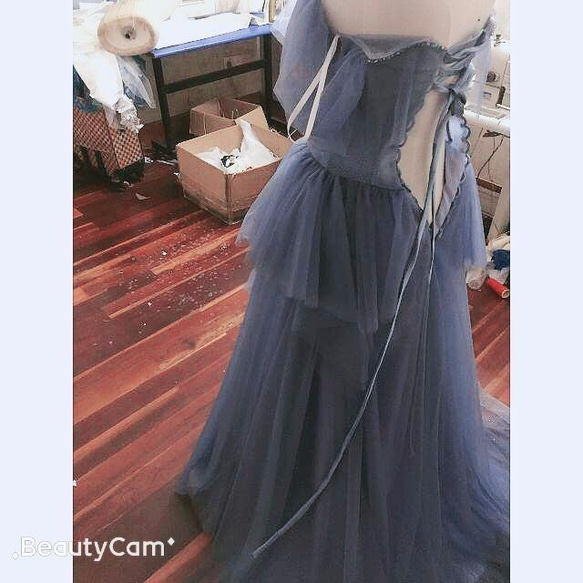 ウエディングドレス　オフショルダー　トレーン　カラードレス　青　ブルー　素チュール　お色直し　色変更可能　 2枚目の画像