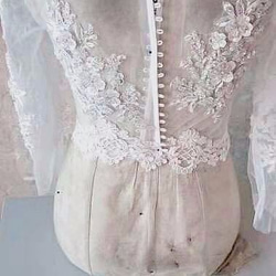 高品質！ ウエディングドレス用 ボレロ トップス 　繊細なレース 長袖　上品なくるみボタン 4枚目の画像