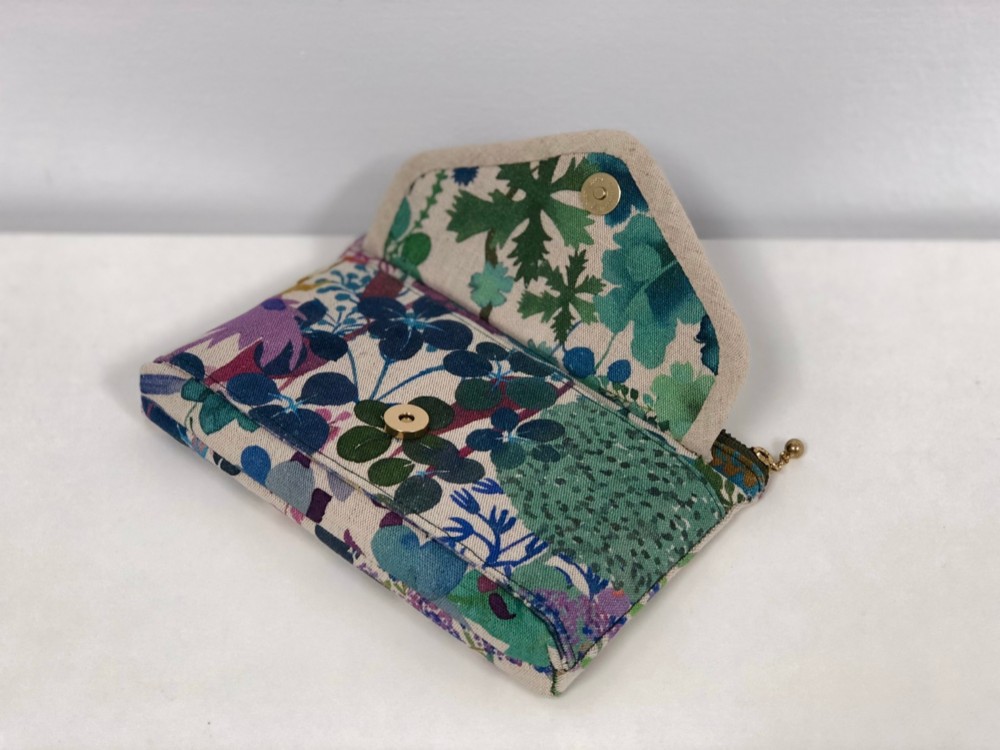 実用的なモバイルパスポートクラッチ        Ω