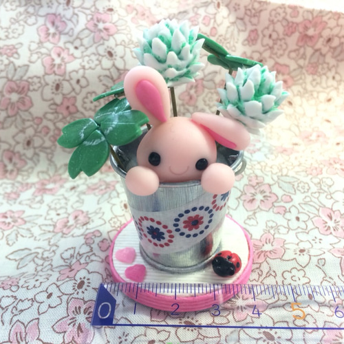 ☆ピンクうさぎちゃんとクローバー(受注生産) その他置物 おり姫