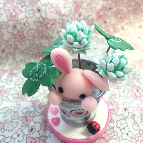☆ピンクうさぎちゃんとクローバー(受注生産) その他置物 おり姫