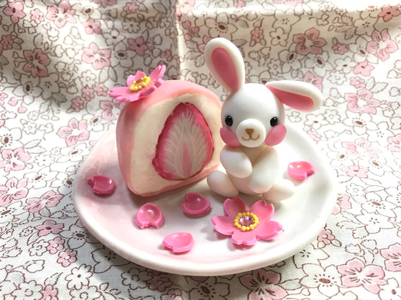 ☆春の苺大福とうさぎちゃん(受注生産) その他置物 おり姫 通販 ☆春の苺大福とうさぎちゃん(受注生産) その他置物 おり姫 通販