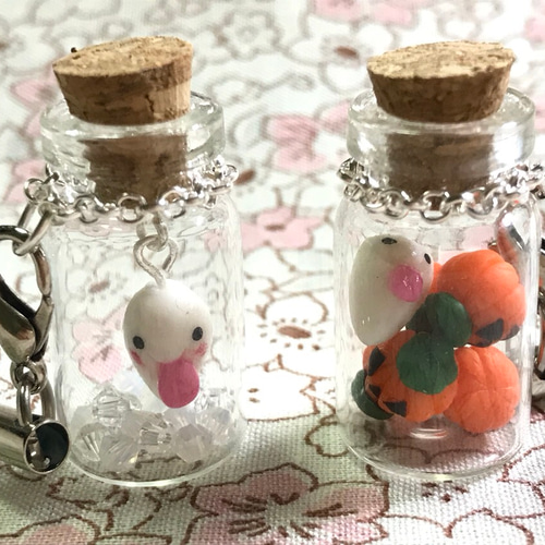 ❣️在庫処分SALE送料無料❣️ ☆ハロウィンの小瓶ストラップ2個セット 