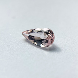 モルガナイト【MORGANITE】　ペアシェイプカット　ピンク 3枚目の画像