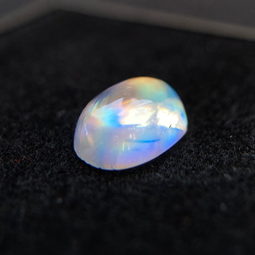 レインボームーンストーン【RAINBOW MOONSTONE】 天然石 Muse jewelry