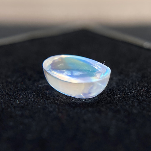 レインボームーンストーン【RAINBOW MOONSTONE】 天然石 Muse jewelry