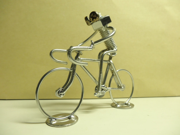 ボルト人形  自転車 2枚目の画像