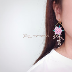 【Jing accessories】花朵耳環 矢車菊耳環(粉紫) 樹脂黏土 黃銅 飾品 新娘造型 耳夾耳環 耳勾耳環 第3張的照片