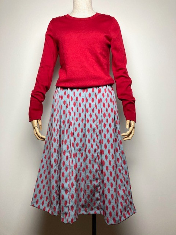 【着物リメイク】タック＆ギャザースカート/ブルーグレー地に赤変形ドット 1枚目の画像