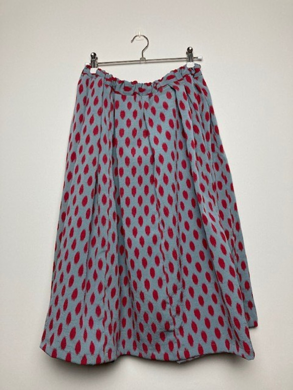 【着物リメイク】タック＆ギャザースカート/ブルーグレー地に赤変形ドット 5枚目の画像
