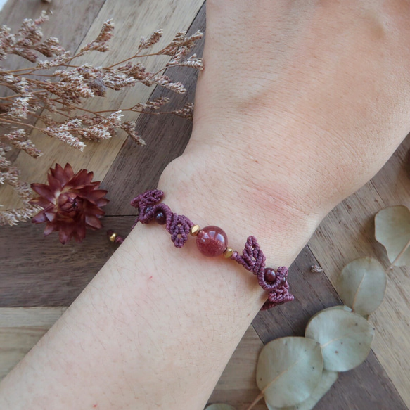 秋-飄葉系列(紅葉)-草莓晶蠟線編織手環 第1張的照片