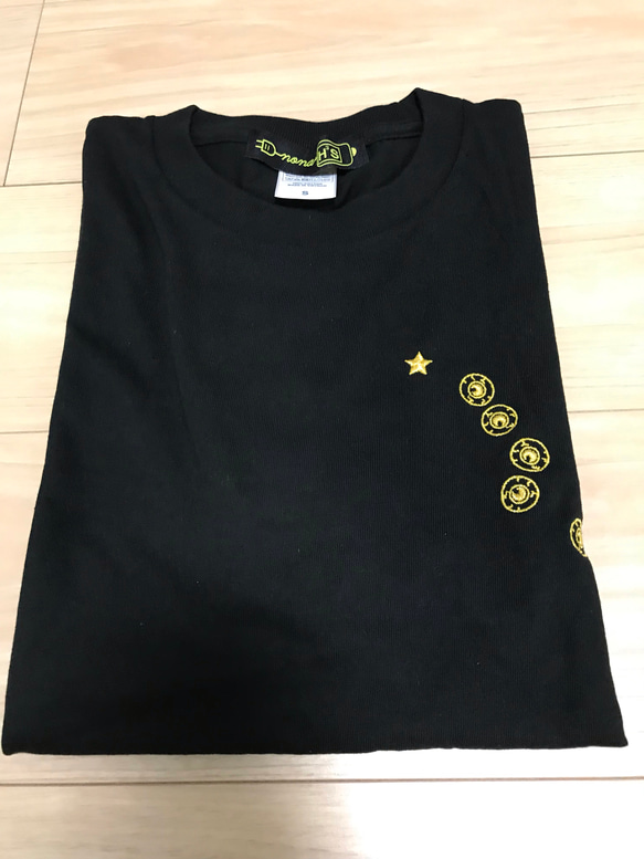 ‼️星 star かわいい 刺繍 ゴールド 金‼️ユニーク シンプル 個性的 アート おしゃれ Tシャツ 半袖 2枚目の画像