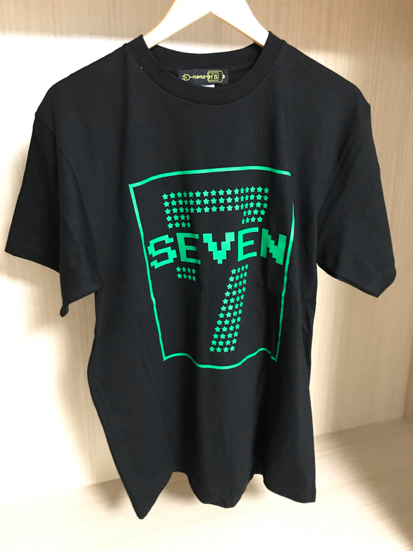 ‼️777‼️SEVEN Tシャツ アレンジ おしゃれ かっこいい メンズ おすすめ 人気 夏 縁起 半袖 カジュアル 3枚目の画像