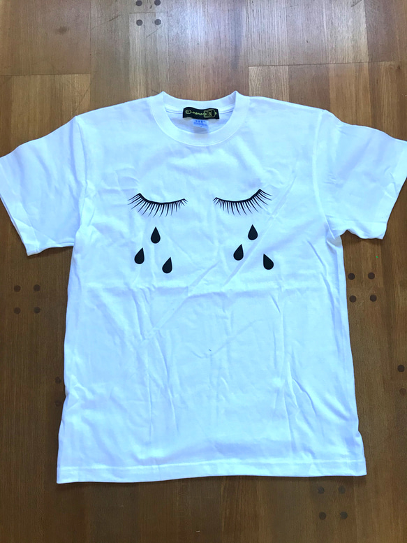 ❤️涙Tシャツ❤️ 『Creema限定』かわいい　おしゃれ　おすすめ　人気　Tシャツ　夏　新発売　オリジナル　半袖 1枚目の画像