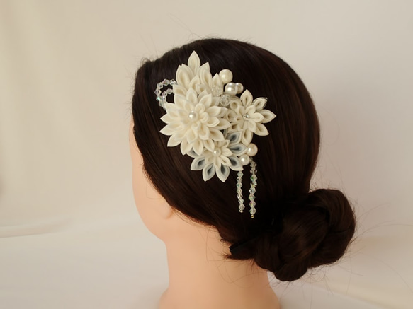 つまみ細工・輝く白い花々ーコサージュ＆髪飾り 3枚目の画像