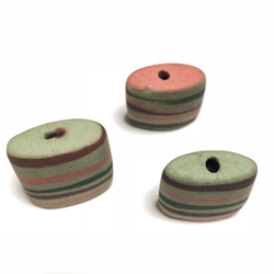 アフリカン ハンドメイド 陶器ビーズ 3個セット ネックレス、ヘアゴム、ボタン 4枚目の画像