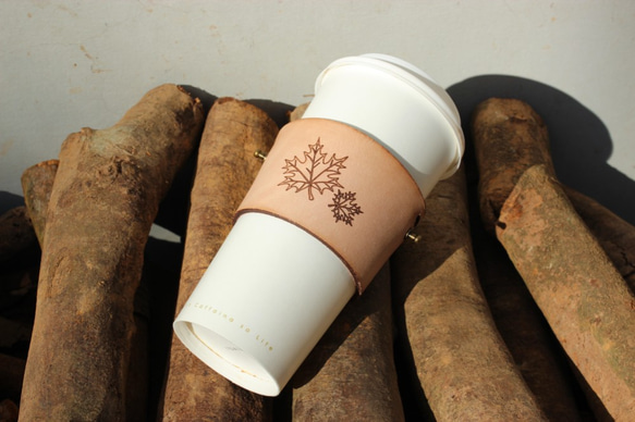 飲料提袋 皮革環保杯提袋  杯套 手縫 飲料 咖啡 楓葉 禮物 第9張的照片