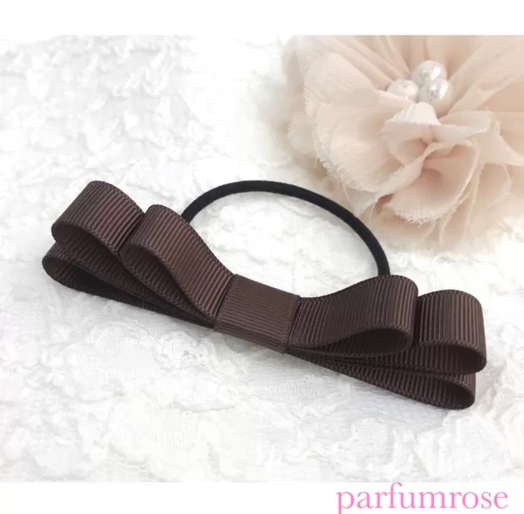 リボン　ヘアゴム♡rianaribbon♡ブラウン♡ハンドメイド オーダー リボン好きさん集まれ リボンヘアゴム ヘアゴム amyui