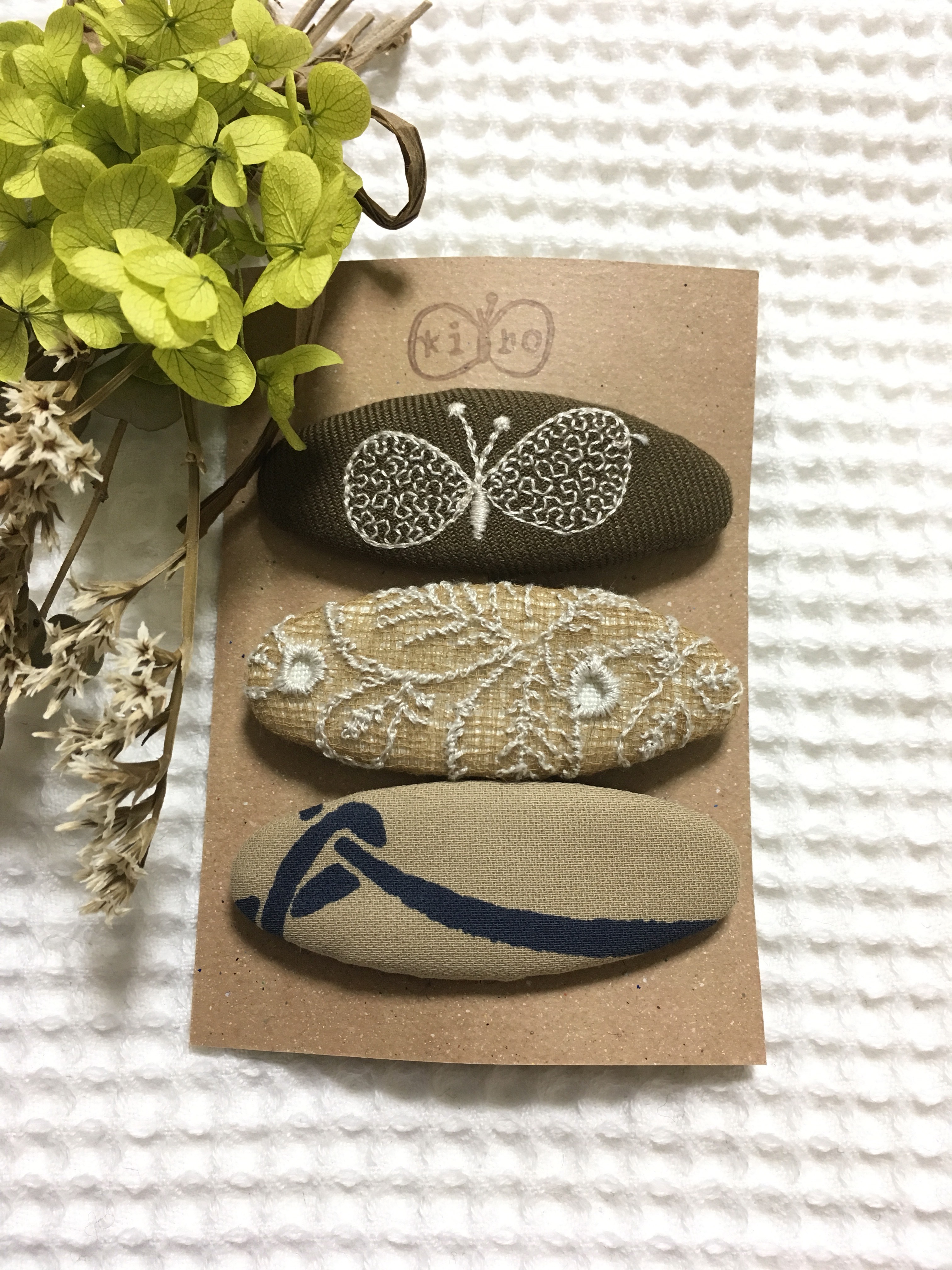 ミナペルホネン　bonheur　choucho ハンドメイド　パッチンピン ミナペルホネン生地の大きなパッチンピン/Choucho/ちょうちょ