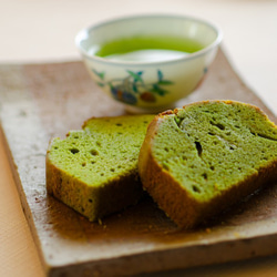 お茶と焼き菓子二段重 ギフト （茶バームクーヘン 1個 / 茶パウンドケーキ 4個/ 受賞茶ティーバッグ 6袋x2箱） 5枚目の画像