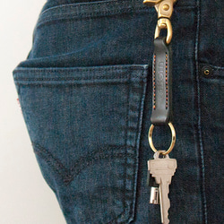 革と真鍮のキーホルダー 5枚目の画像