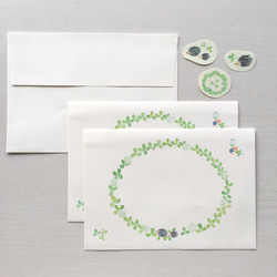 白×グリーンが爽やかな レターセット  〈クローバーの花輪とハリネズミちゃんと〉 4枚目の画像