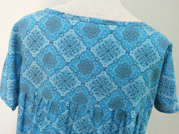 チュニックドレス　(鮮やかな青・幾何学模様) 4枚目の画像