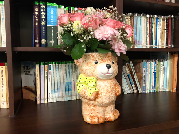 台灣製造 小熊可愛卡通手繪陶瓷花器 花瓶擺件 辦公桌 茶席 第3張的照片